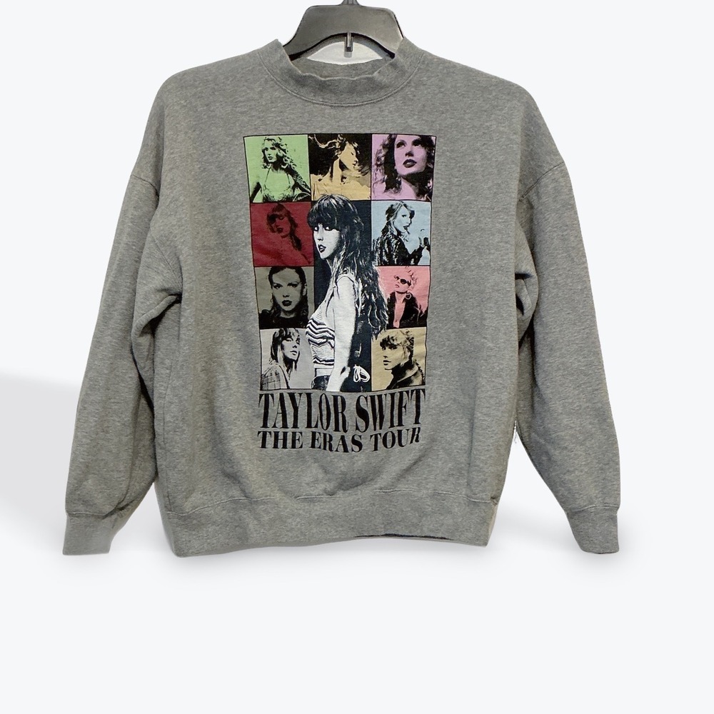 Taylor Swift  Eras Tour Gray Graphic Crewneck‎ Sweatshirt Medium Official Merch